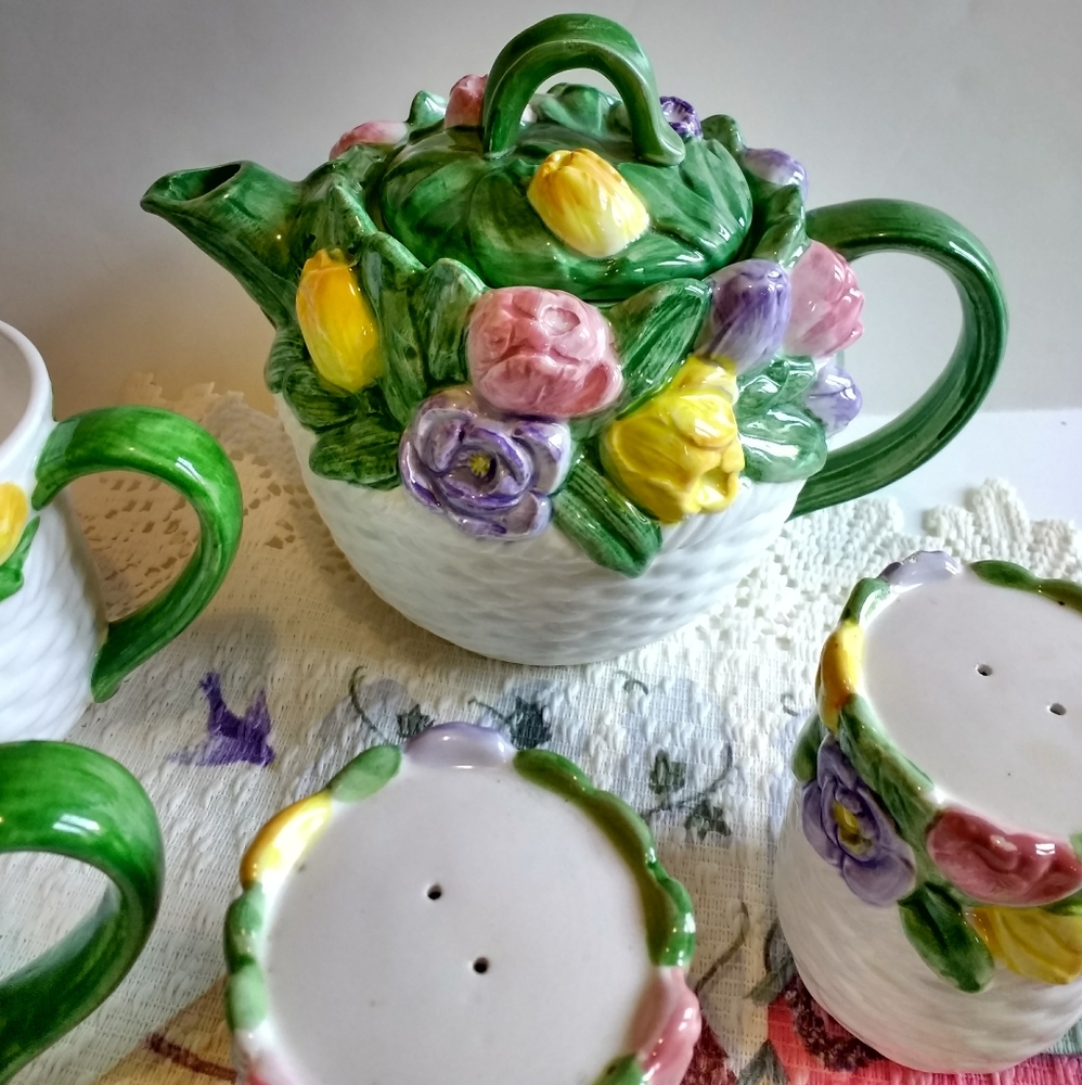 Mary Ann BakerTeapot, 6 PC Ceramic Set